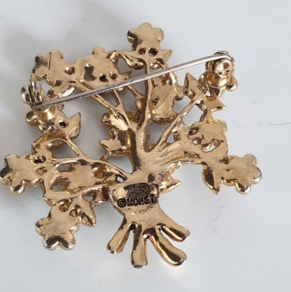 Vintage Monet Flower Pin/Brooch Enamel Bouquet Faux Pearl, Gold & Gems Like New - Picture 2 of 10